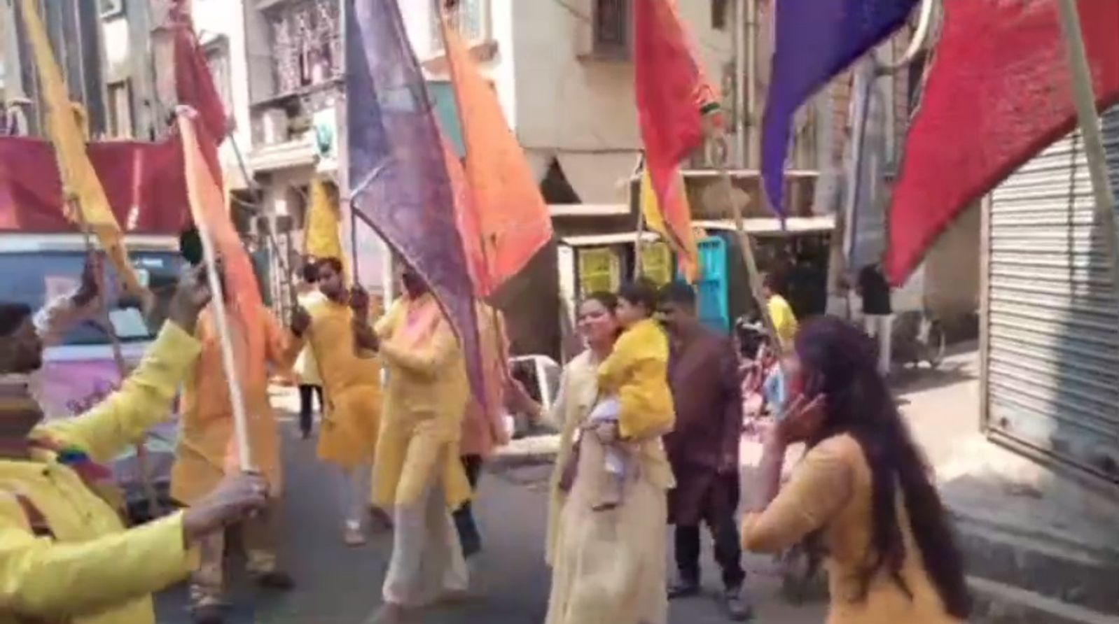 Wind of faith in Bengal: श्याम भक्ति में सराबोर महानगर, निकाली निशान यात्रा
